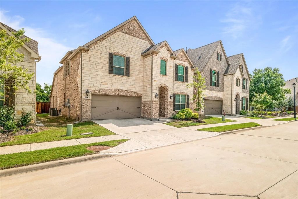 302 Dove Falls Drive, Argyle