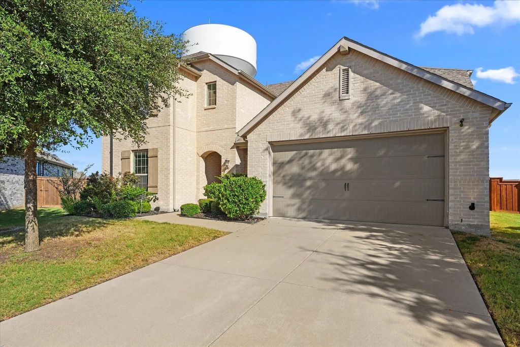 2044 Longbridge Road, Forney