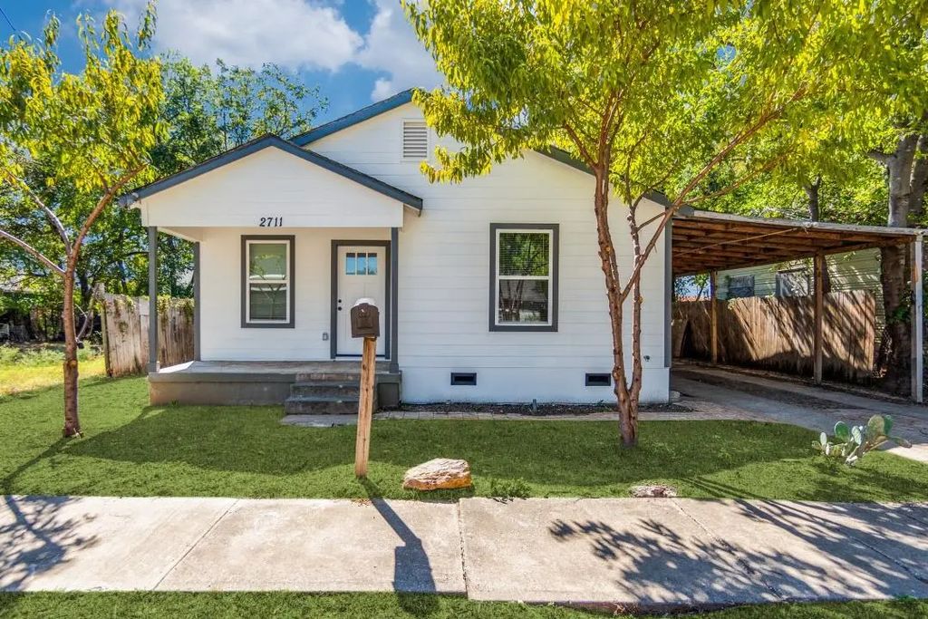 2711 Springdale Street, Dallas