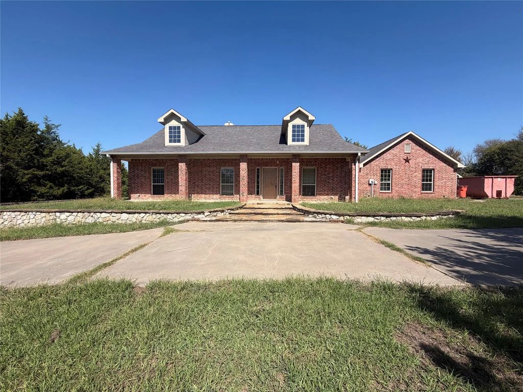 2054 County Road 1034, Greenville