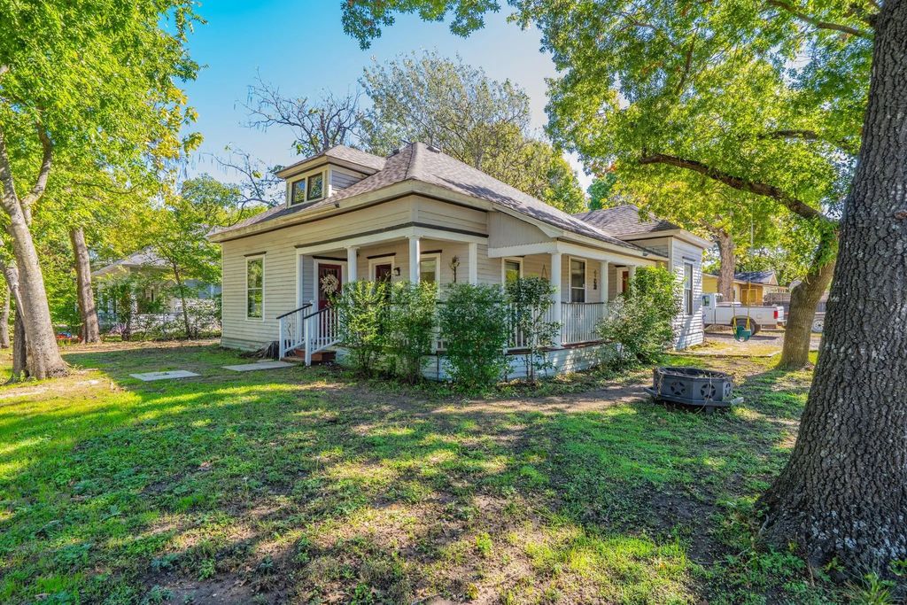 200 Williams Street, Waxahachie