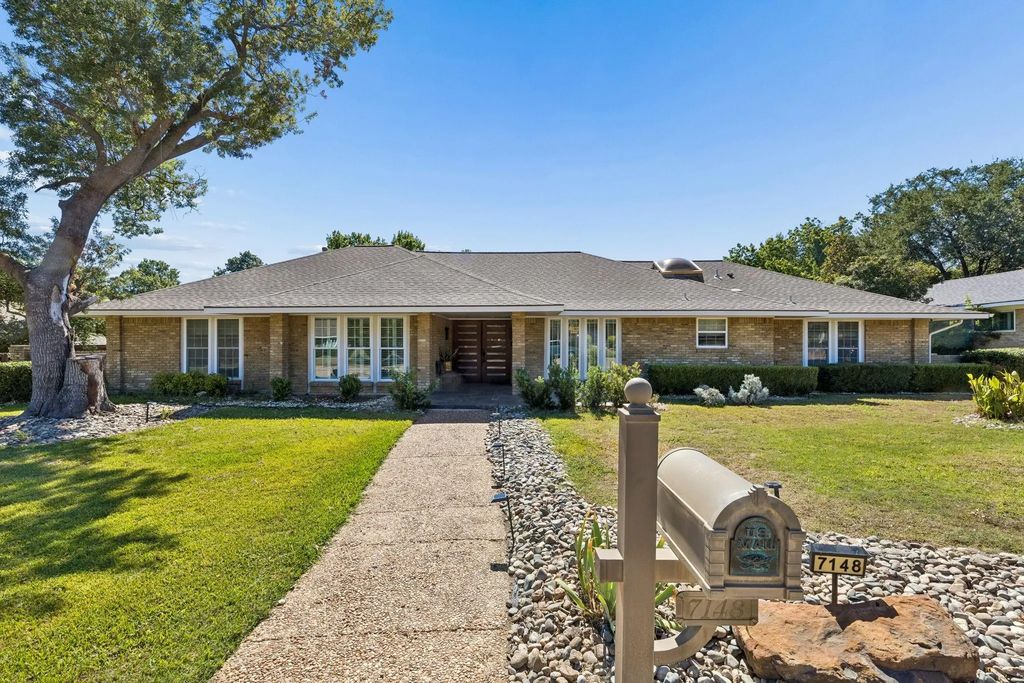 7148 Roundrock Road, Dallas