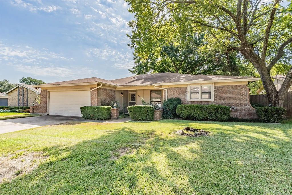 3213 Whisperwood Court, Bedford