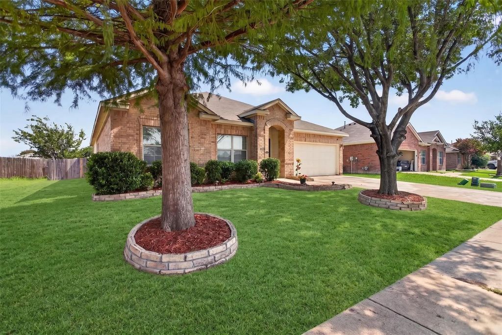 200 Independence Trail, Forney