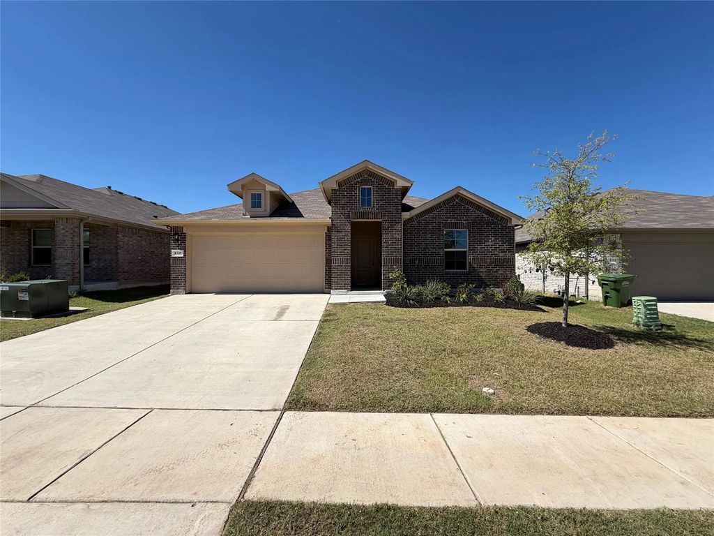 517 Bronze Circle W, Springtown