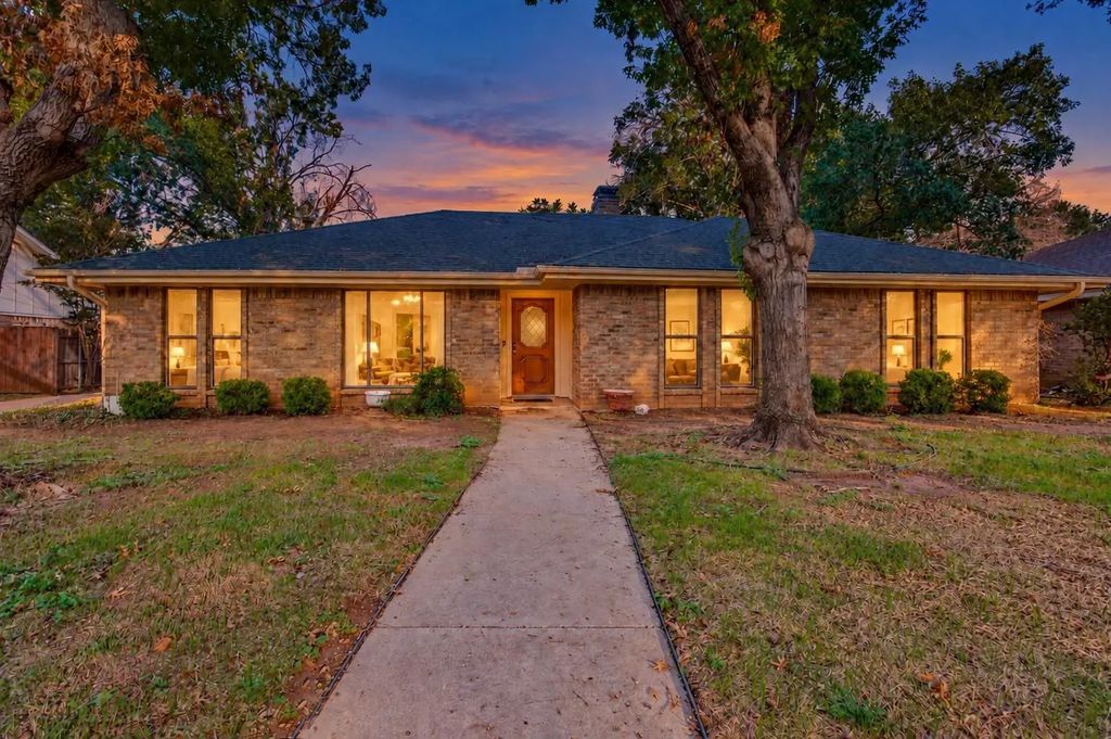 2403 Radcliffe Drive, Arlington
