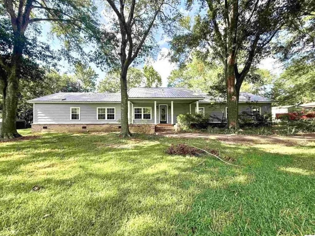 196 Houston, Simsboro