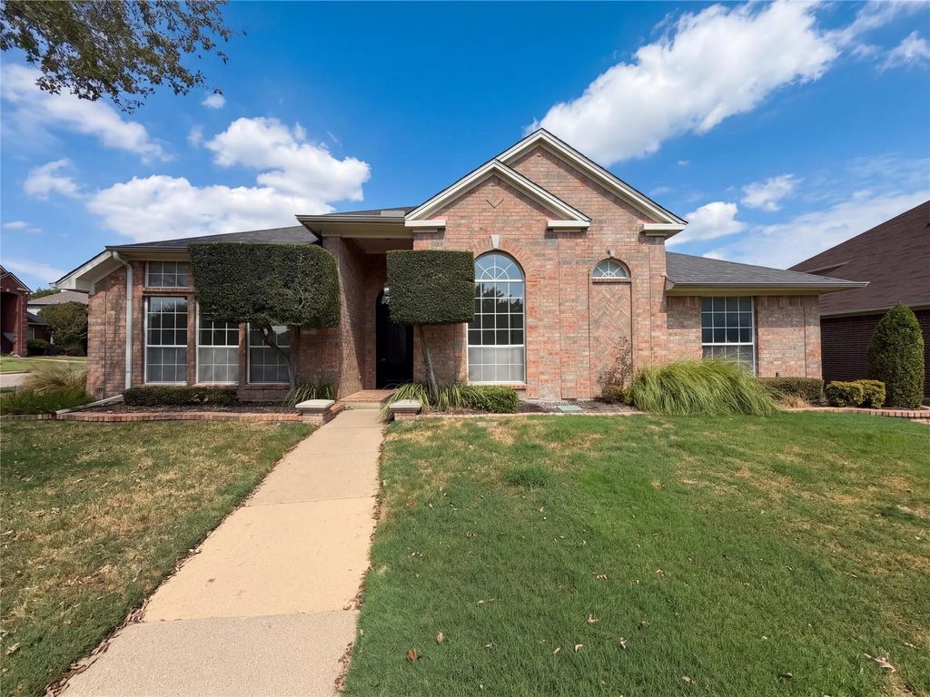 401 Pin Oak Trail, Keller