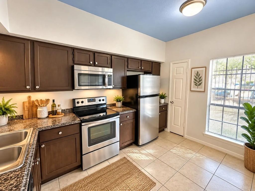 9601 Forest Lane 512, Dallas