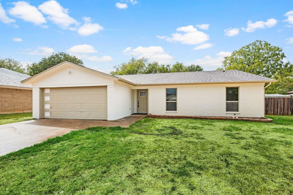505 Emerson Drive, Euless
