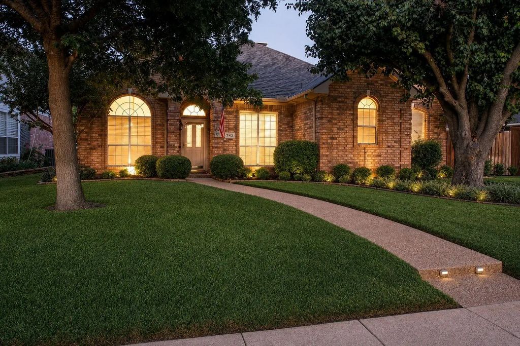 742 Yellowstone Drive, Allen