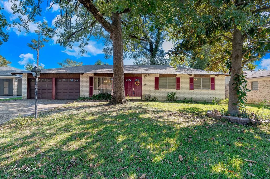 9521 Poinsetta Drive, Shreveport