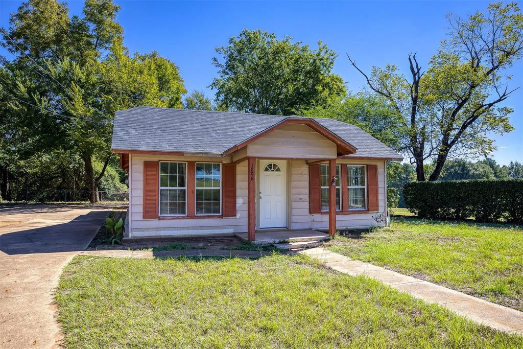 1806 N Link St, Palestine