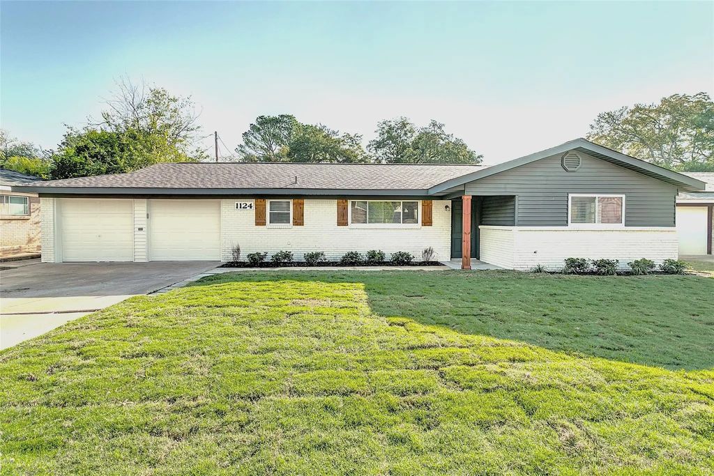 1124 Norwood Drive, Hurst