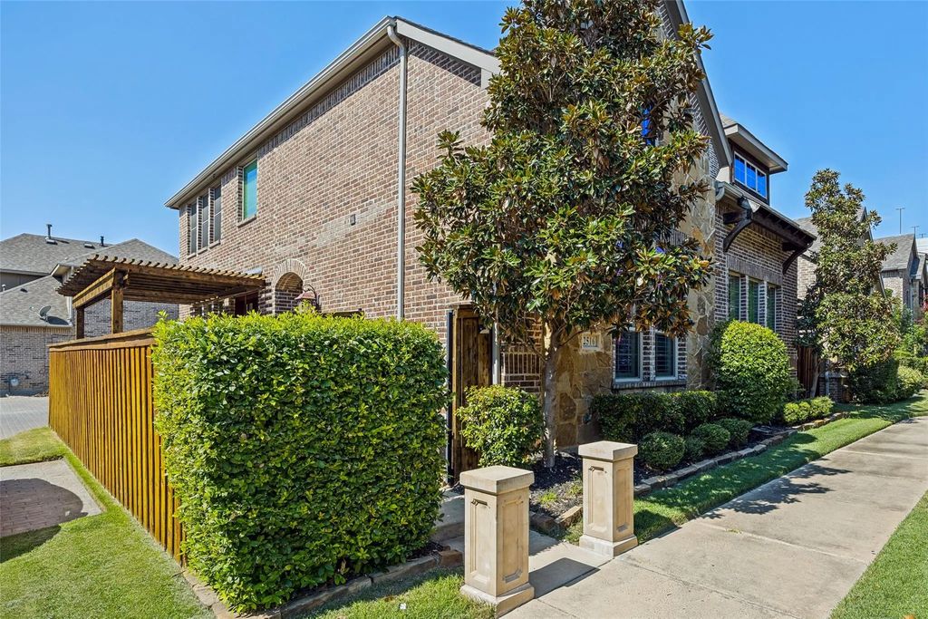2516 Bill Moses Parkway, Farmers Branch