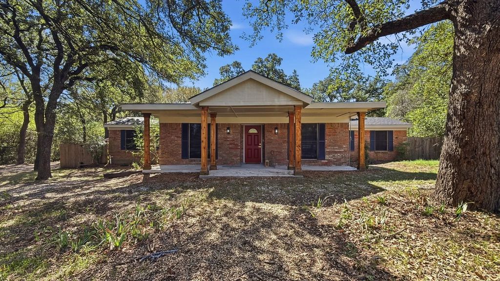 1004 Lakeview Drive, Joshua