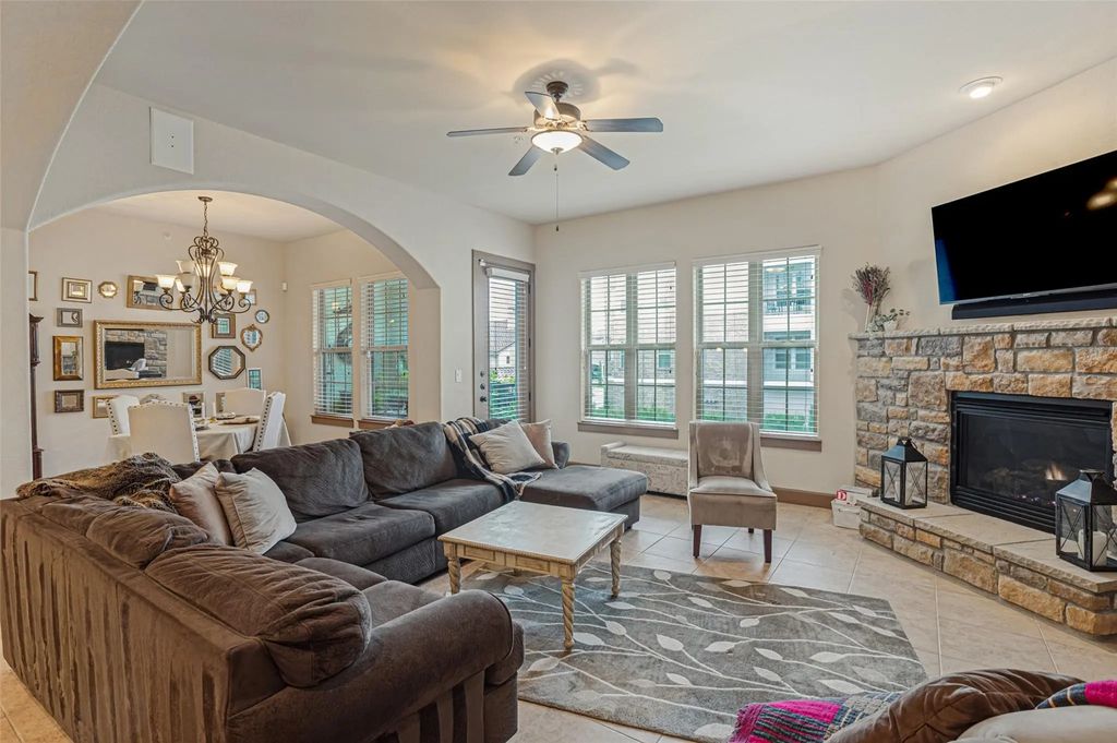 610 Via Ravello 212, Irving