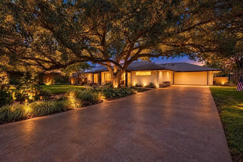 7117 Mimosa Lane, Dallas