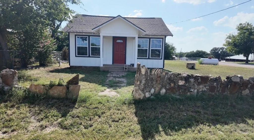 107 N. Hall Street, Richland Springs