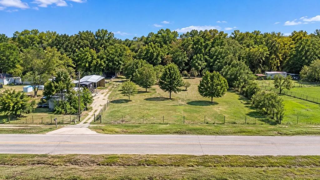 1620 W Risinger Road, Fort Worth