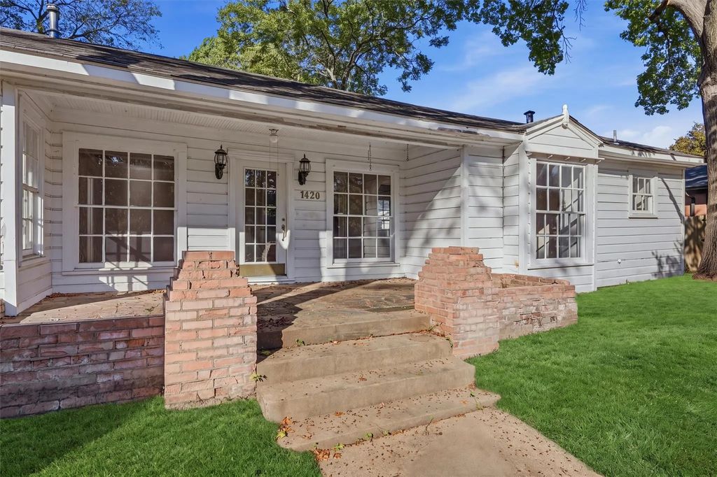 1420 N Shannon Street, Sherman