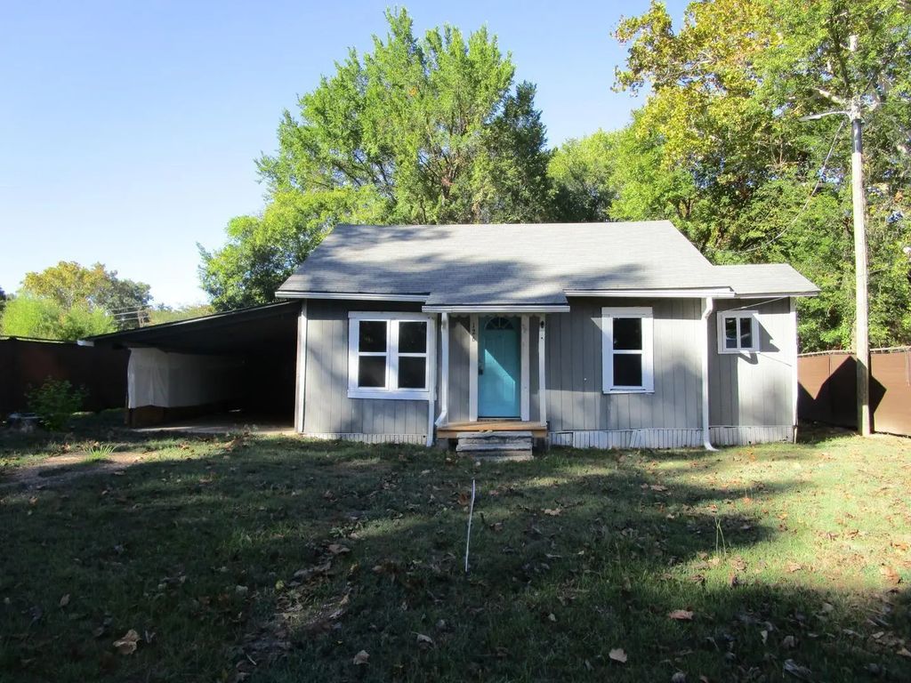 126 Nw Beck Street, De Kalb