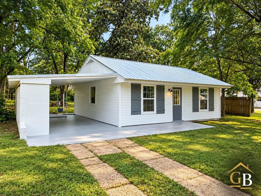 507 4th Street Se, Springhill