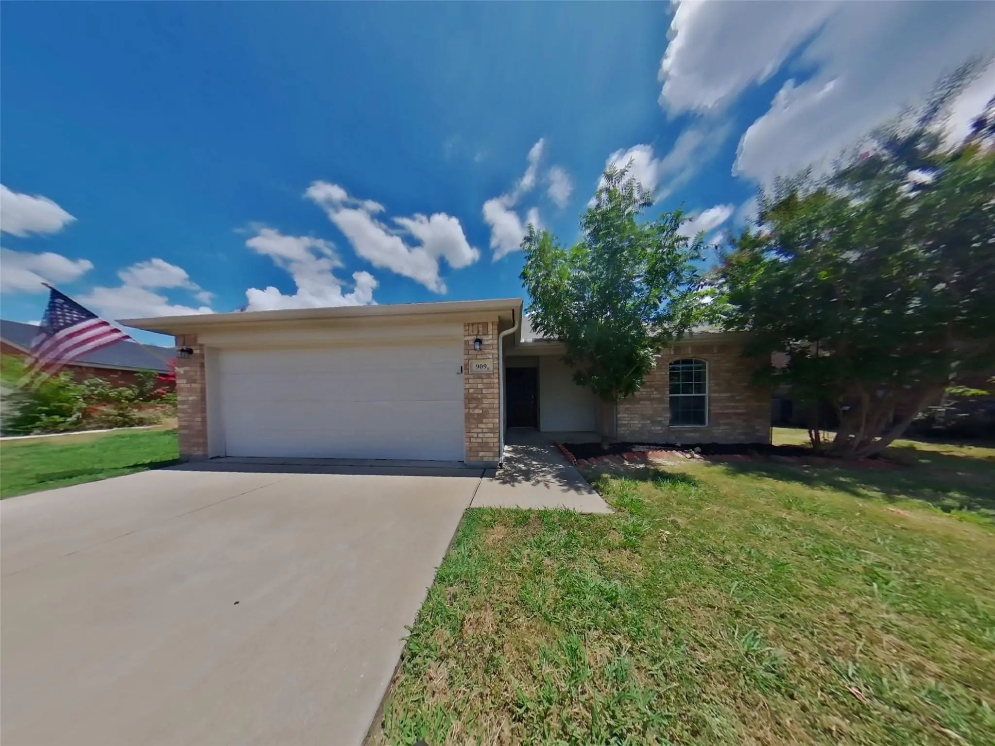 Photo of Listing #21409368