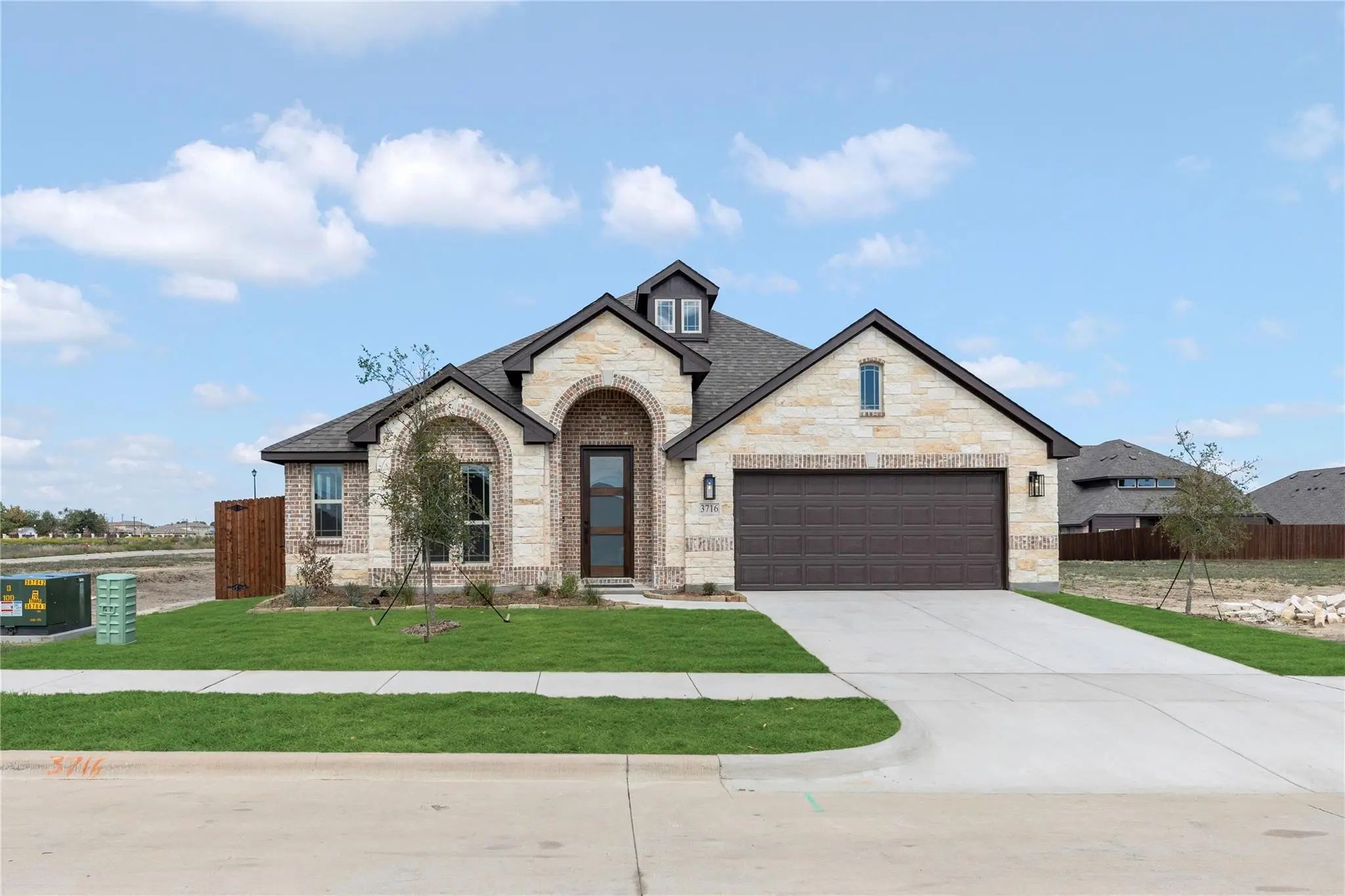 Photo of Listing #21409399