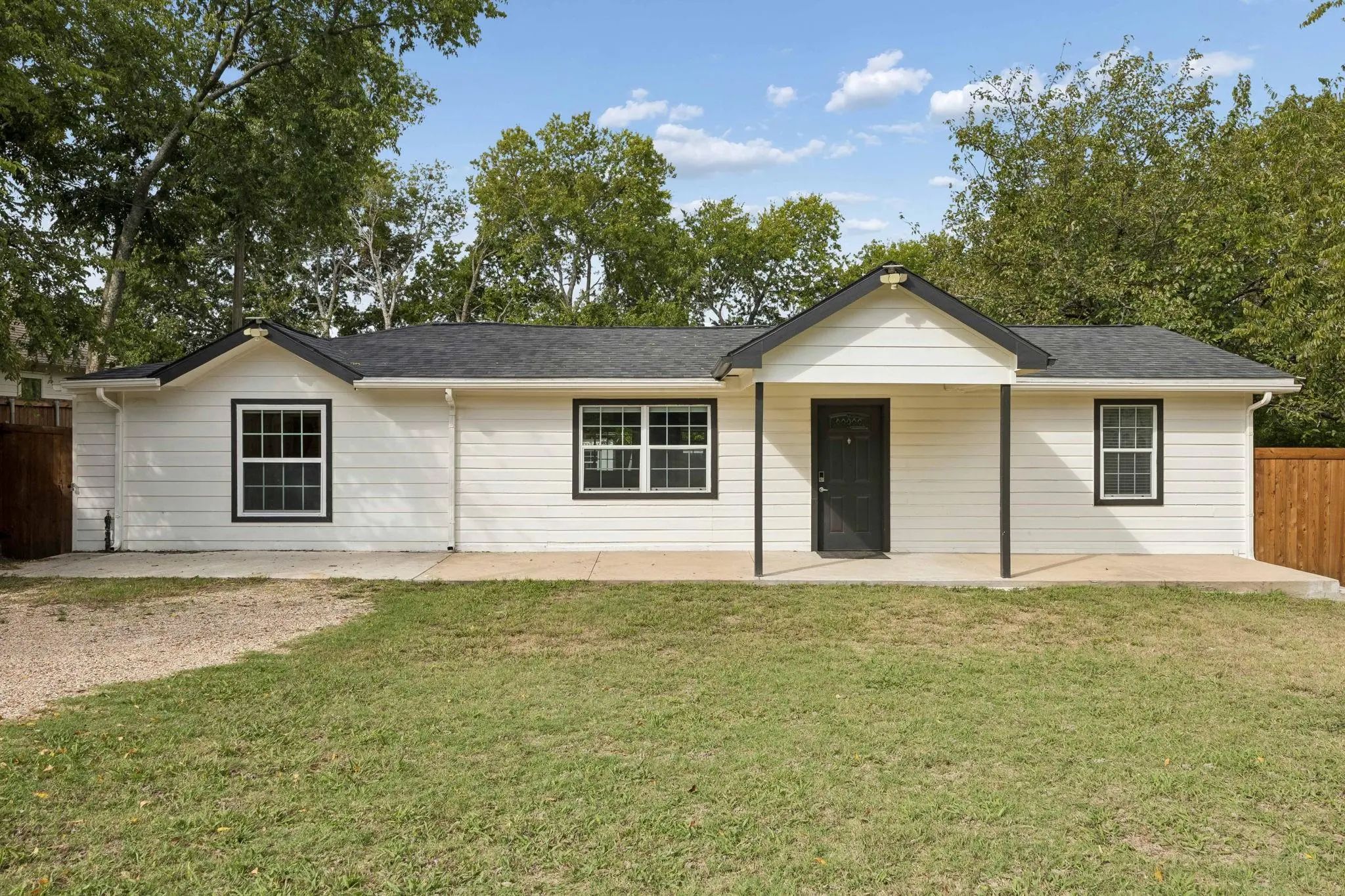 Photo of Listing #21409442