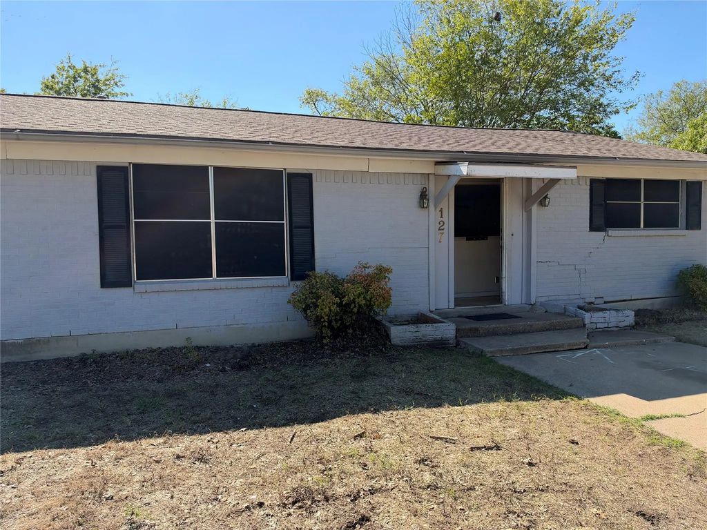 127 Wanda Way, Burleson
