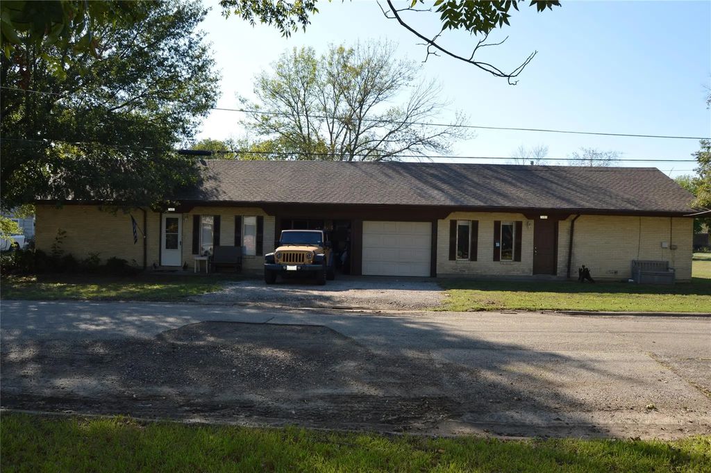 2603 Mayo Street, Commerce