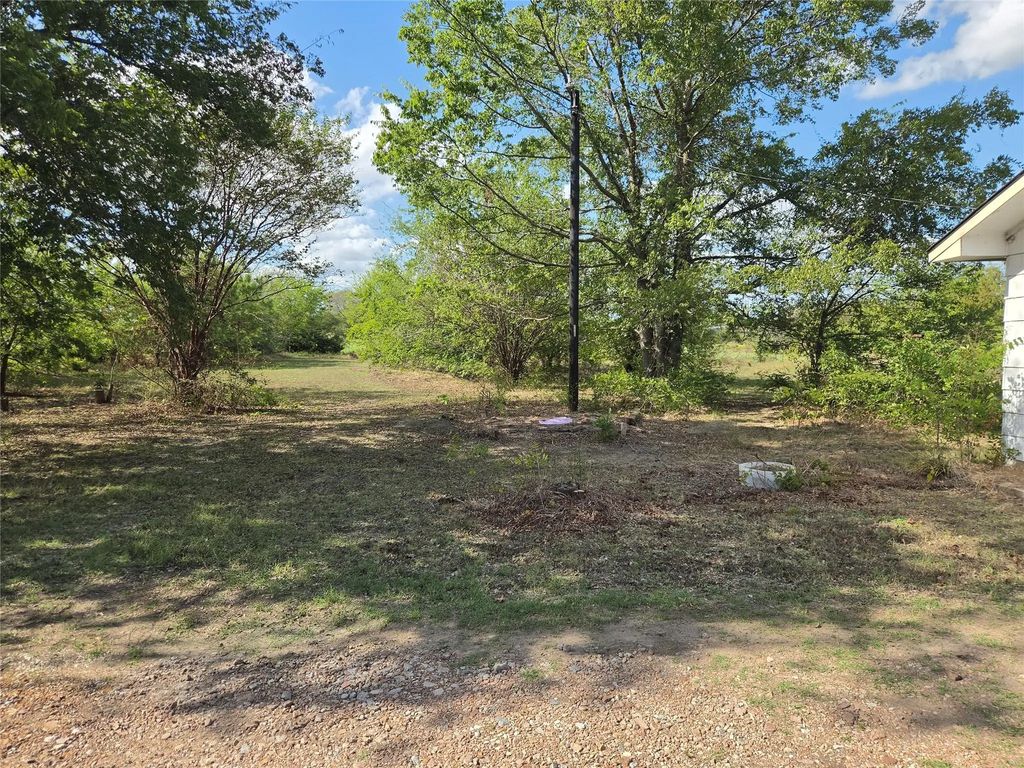 1513 Farm Road 3236, Sulphur Springs