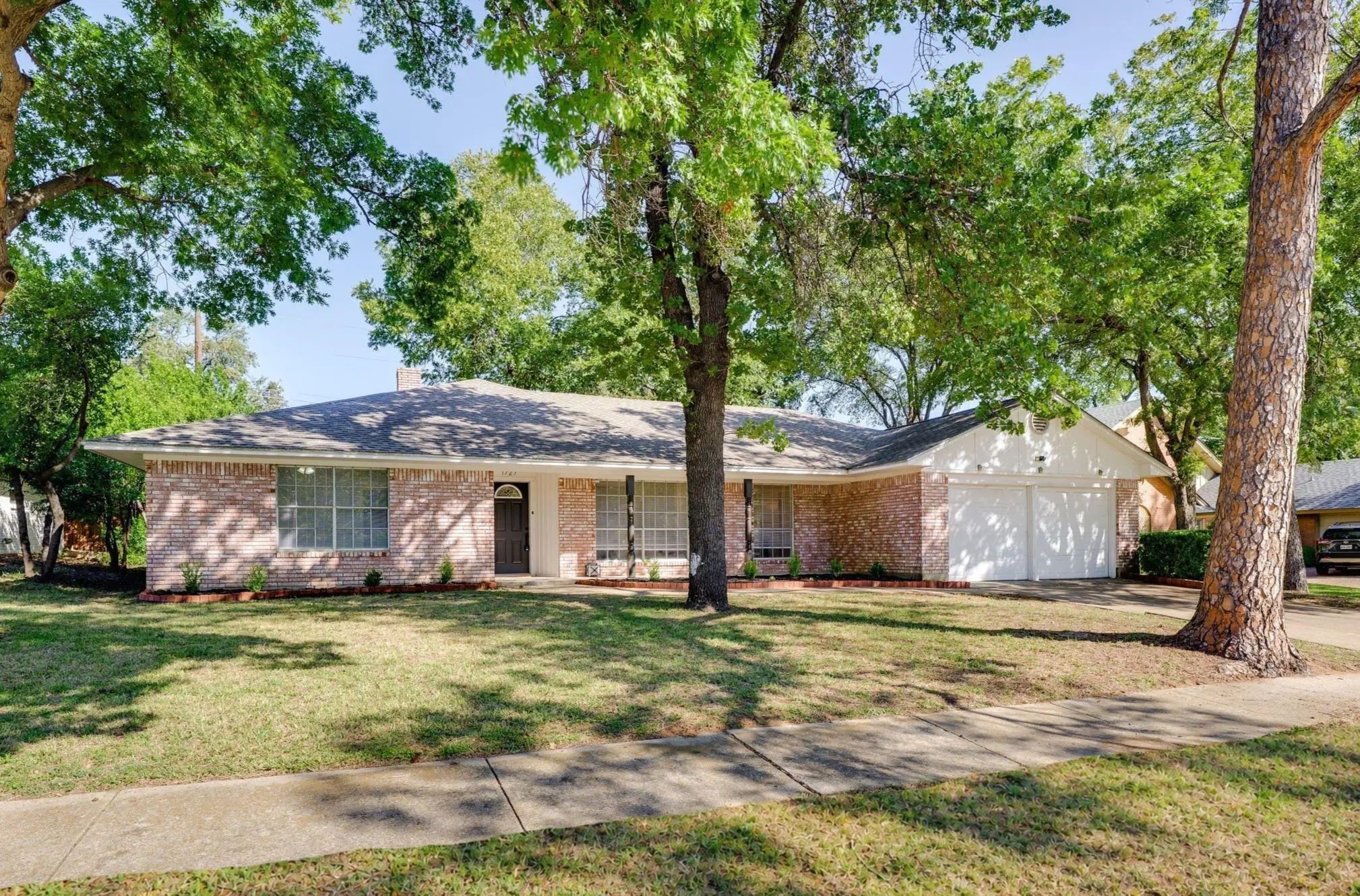 Photo of Listing #21410526