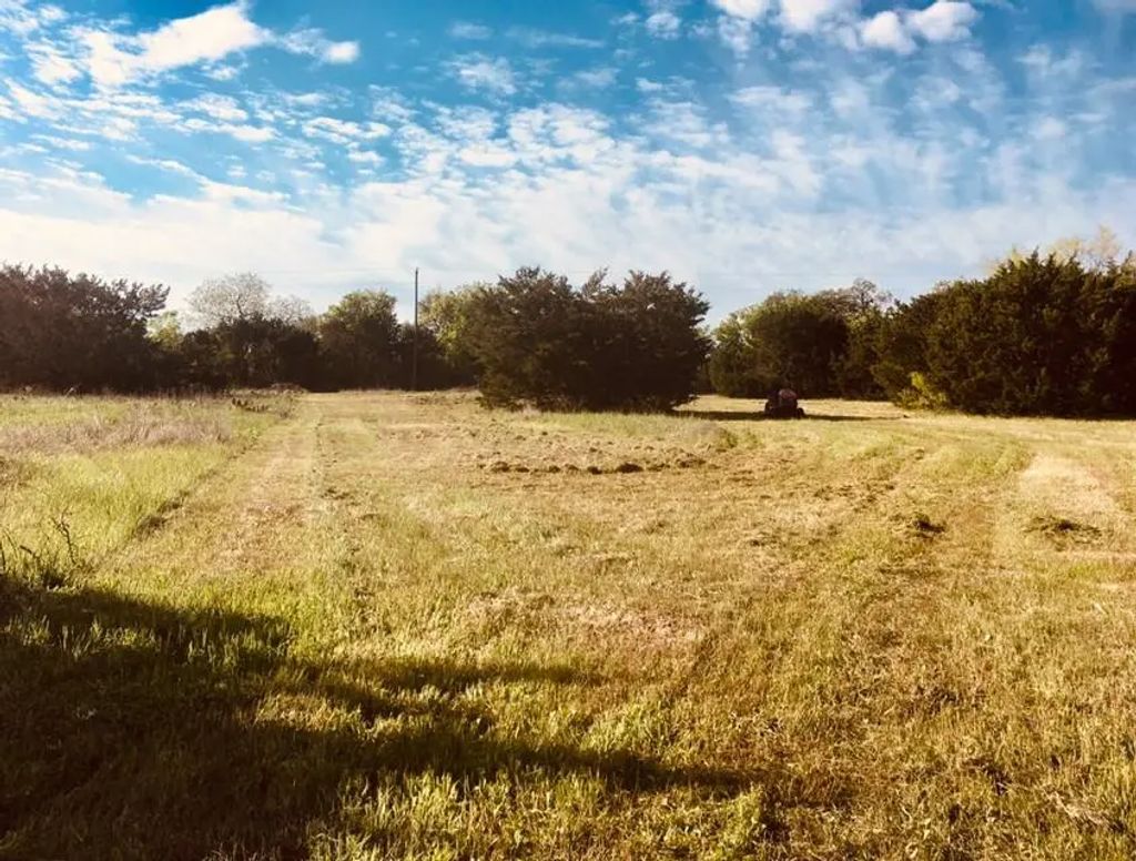 1301 Private Road 2120, Meridian