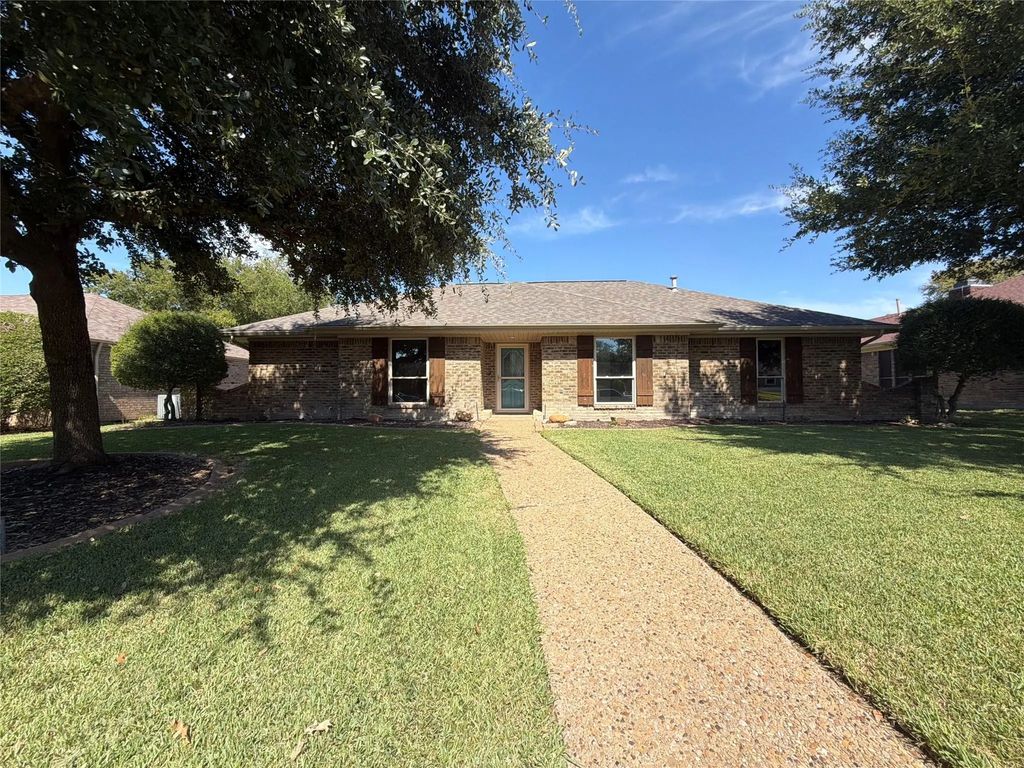 711 Rush Creek Drive, Allen