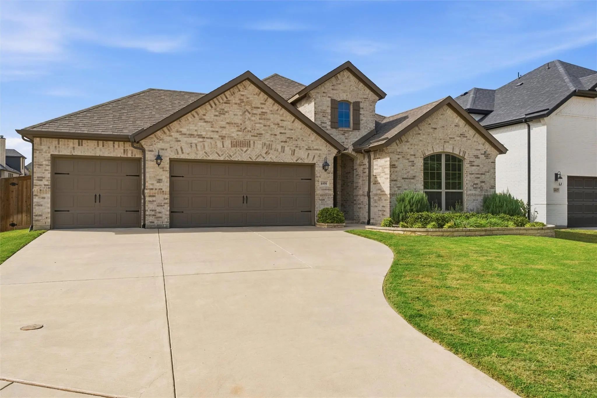 Photo of Listing #21411756