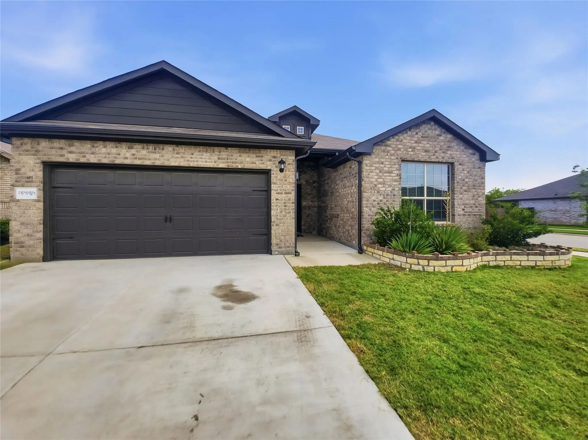 Photo of Listing #21411807