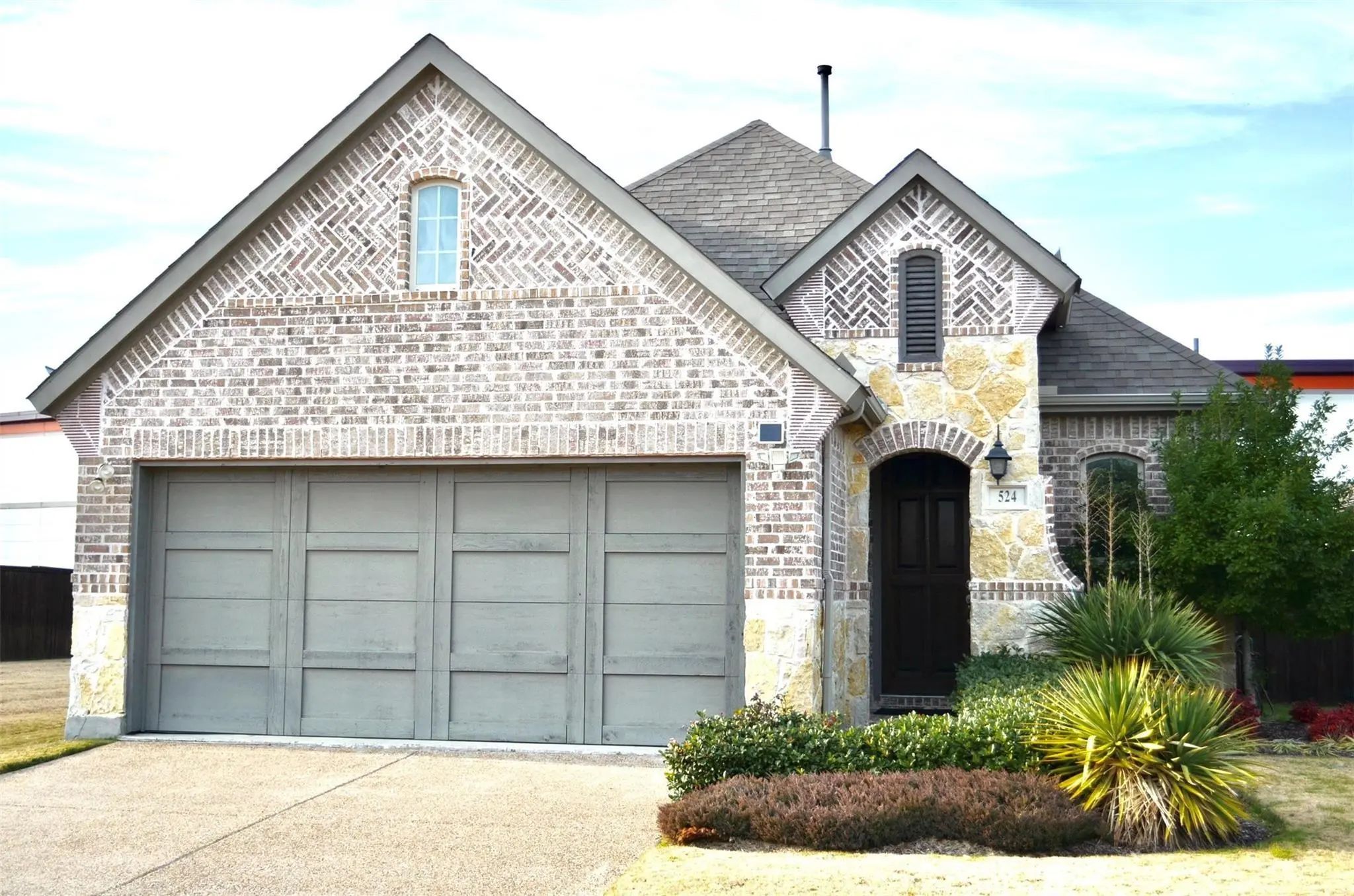 Photo of Listing #21412477