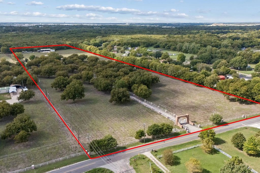 2020 S Bridgefarmer Road, Lowry Crossing