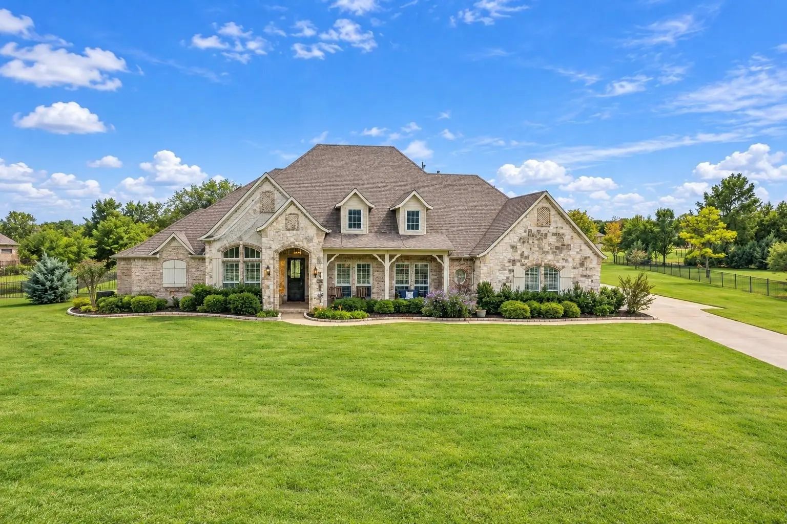 Photo of Listing #21417543