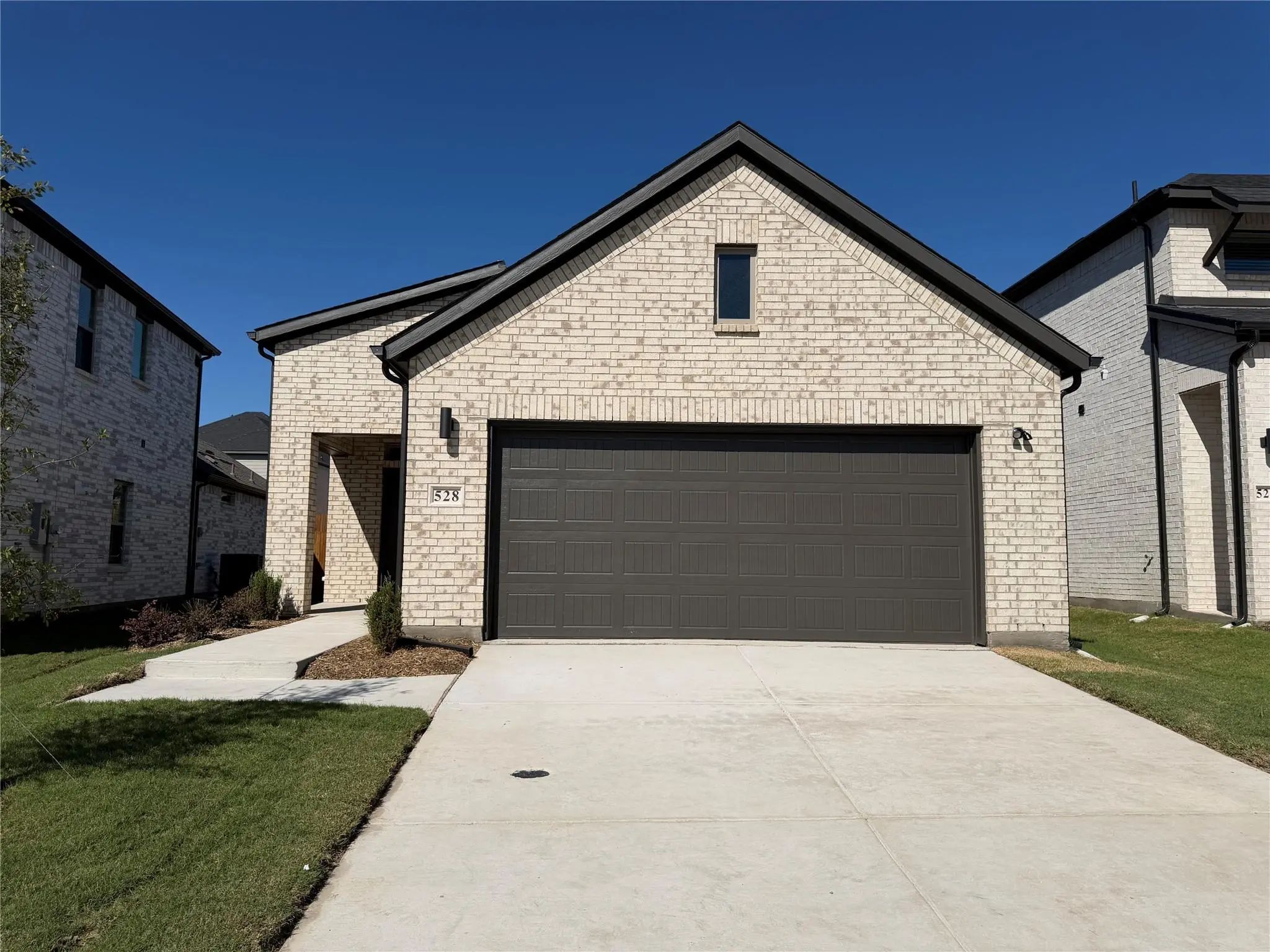 Photo of Listing #21418379