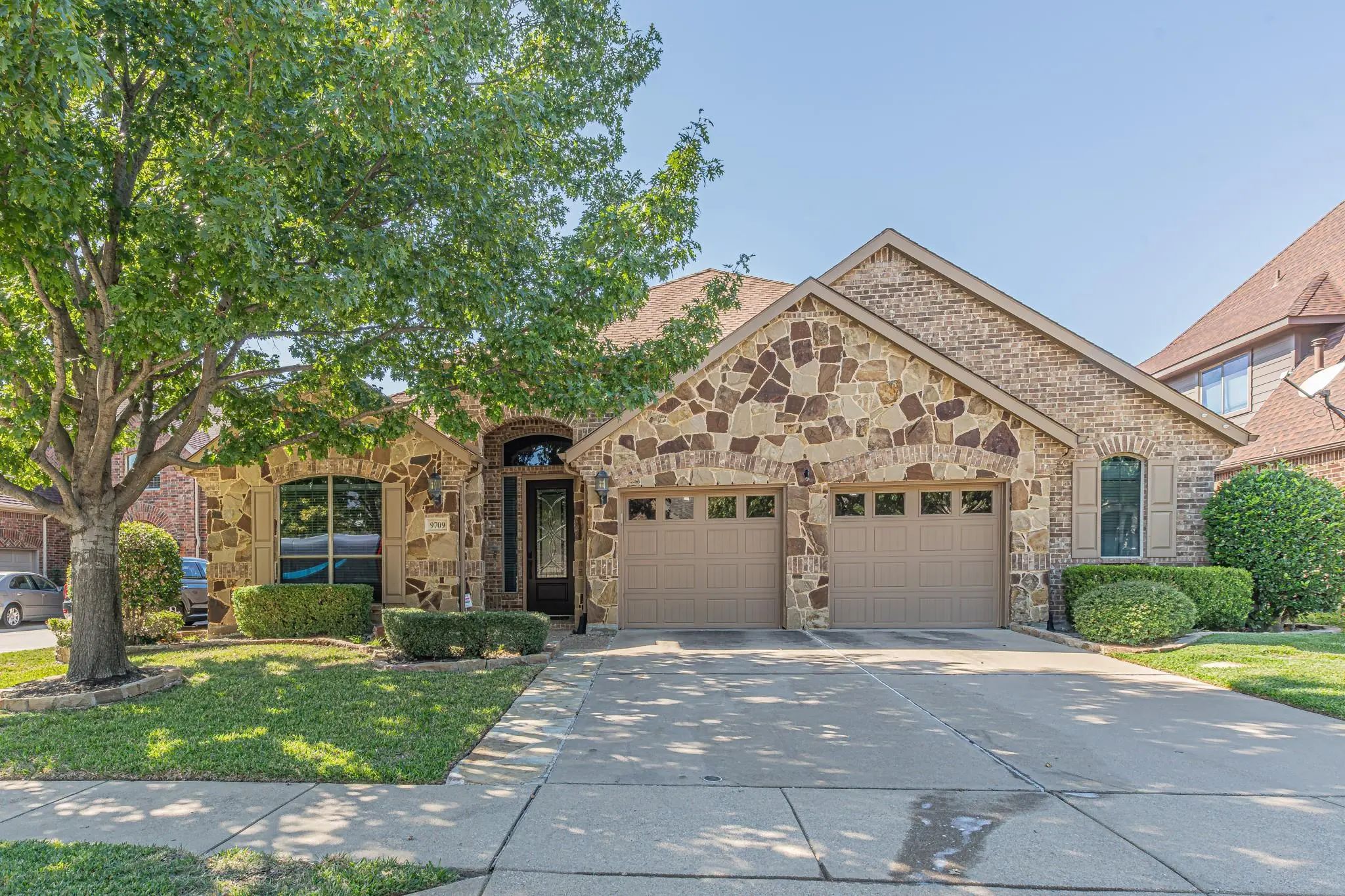 Photo of Listing #21419138