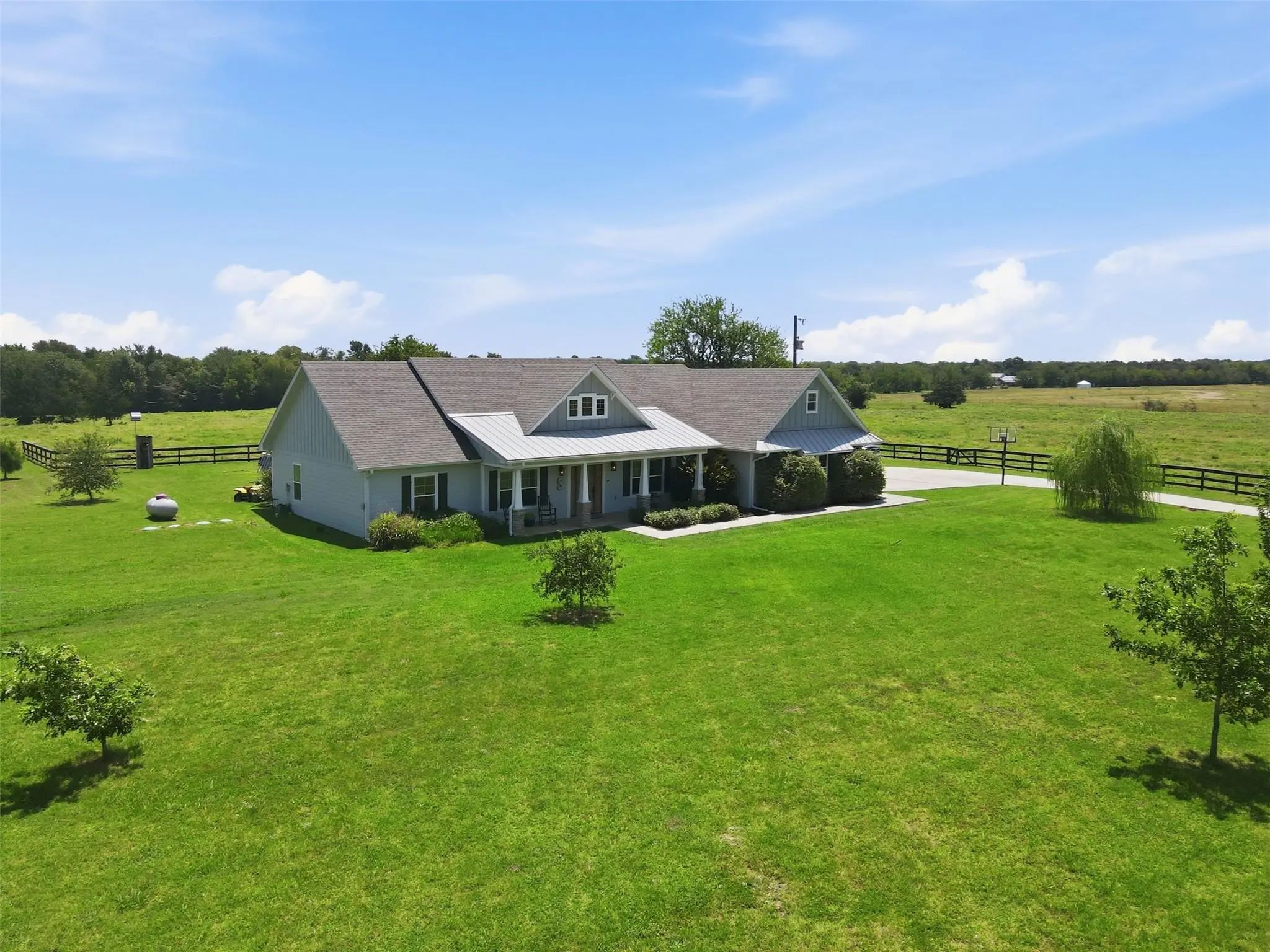 Photo of Listing #21421573