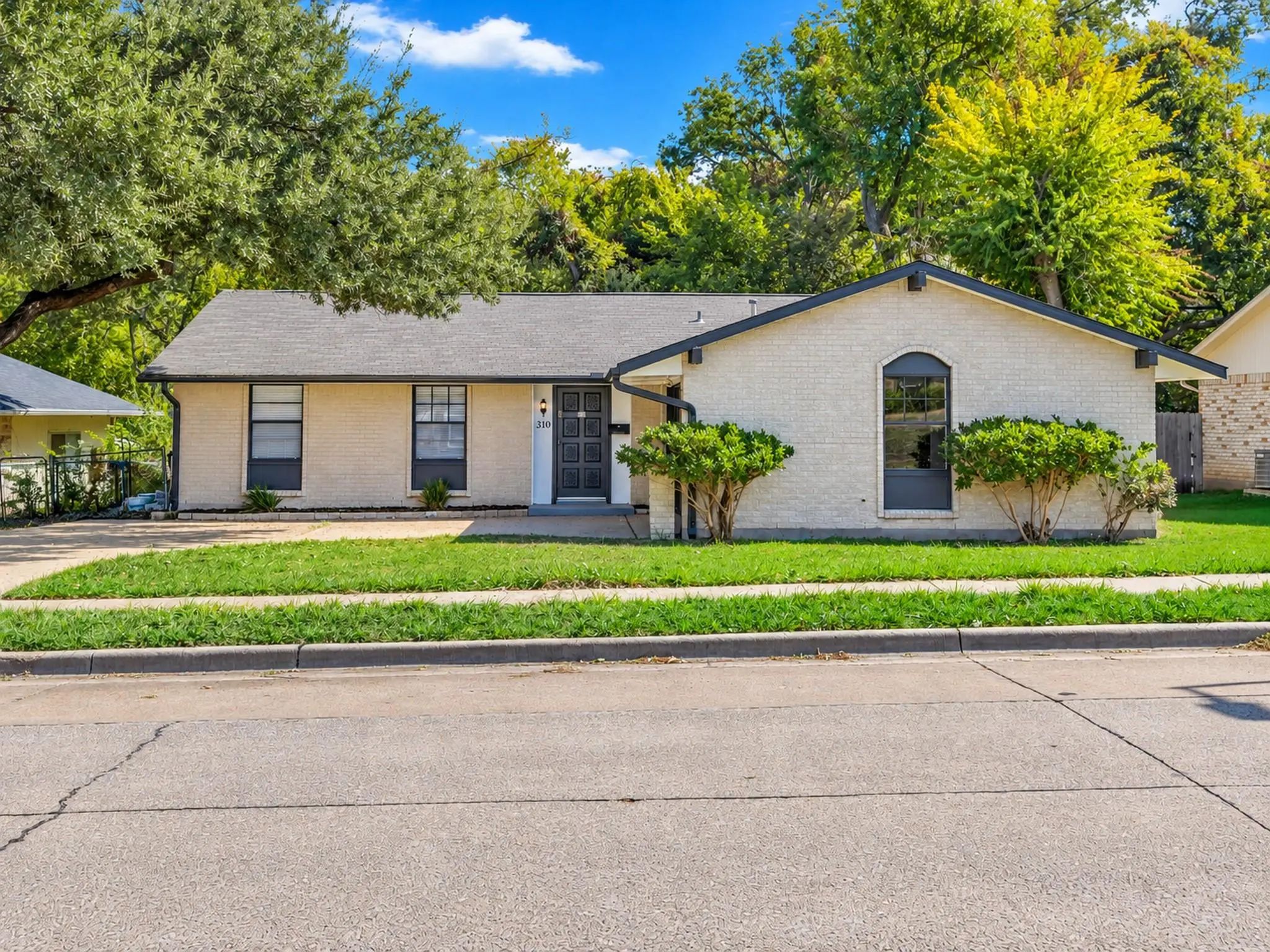 Photo of Listing #21423217