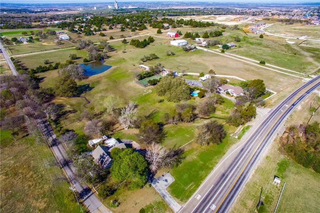 3051 Fm 663, Midlothian