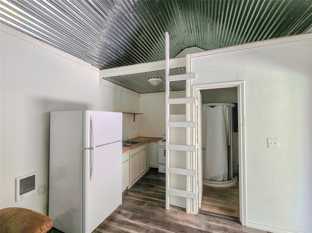 Photo of Listing #21048353