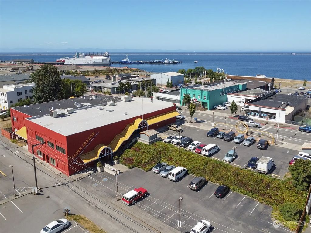 228 W 1st Street A, Port Angeles