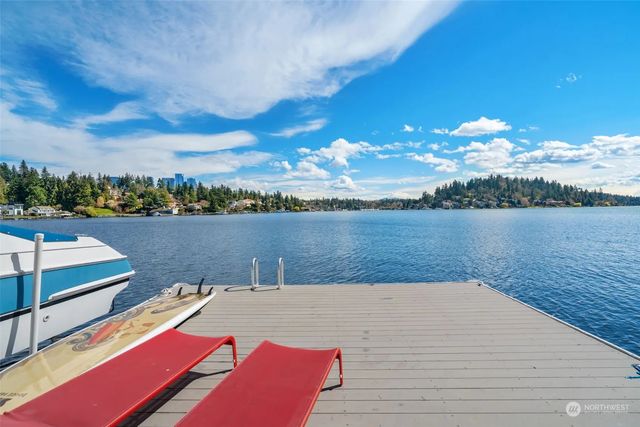 450 Overlake Drive E, Medina