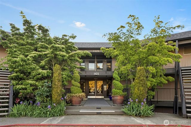 1425 S Puget Drive 213, Renton